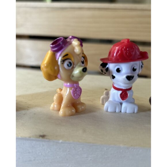 Nickelodeon Paw Patrol Lot of 4 Toy figures cake toppers mini 1.5 inches tall - Picture 3 of 6